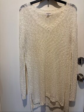 Workshop Republic Clothing Cream V-Neck Lightweight Pullover Sweater